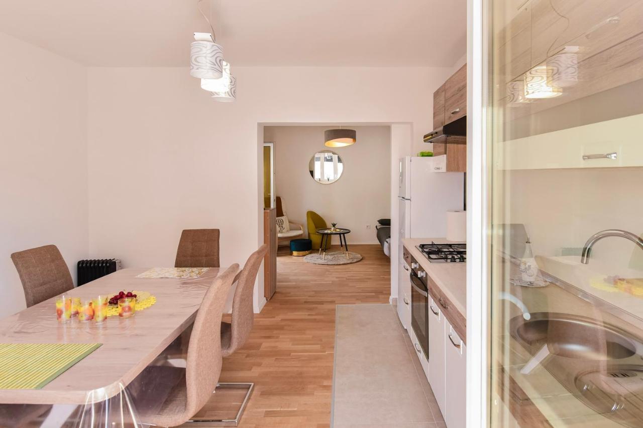 New Luxury 3 Bedroom 4 Air Conditioners Apartment Zadar