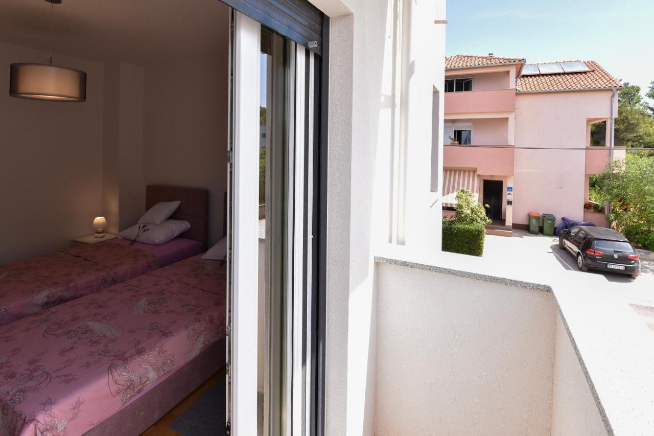 New Luxury 3 Bedroom 4 Air Conditioners *
